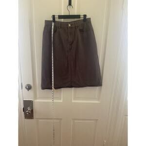 Women’s GHBass & Co. Size 12 Olive Green Skirt Zipper and Button Up Slit in back